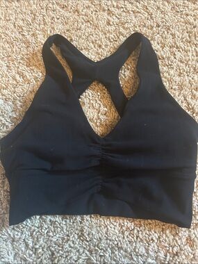Aritzia Black Seamless Racerback Sports Bra
